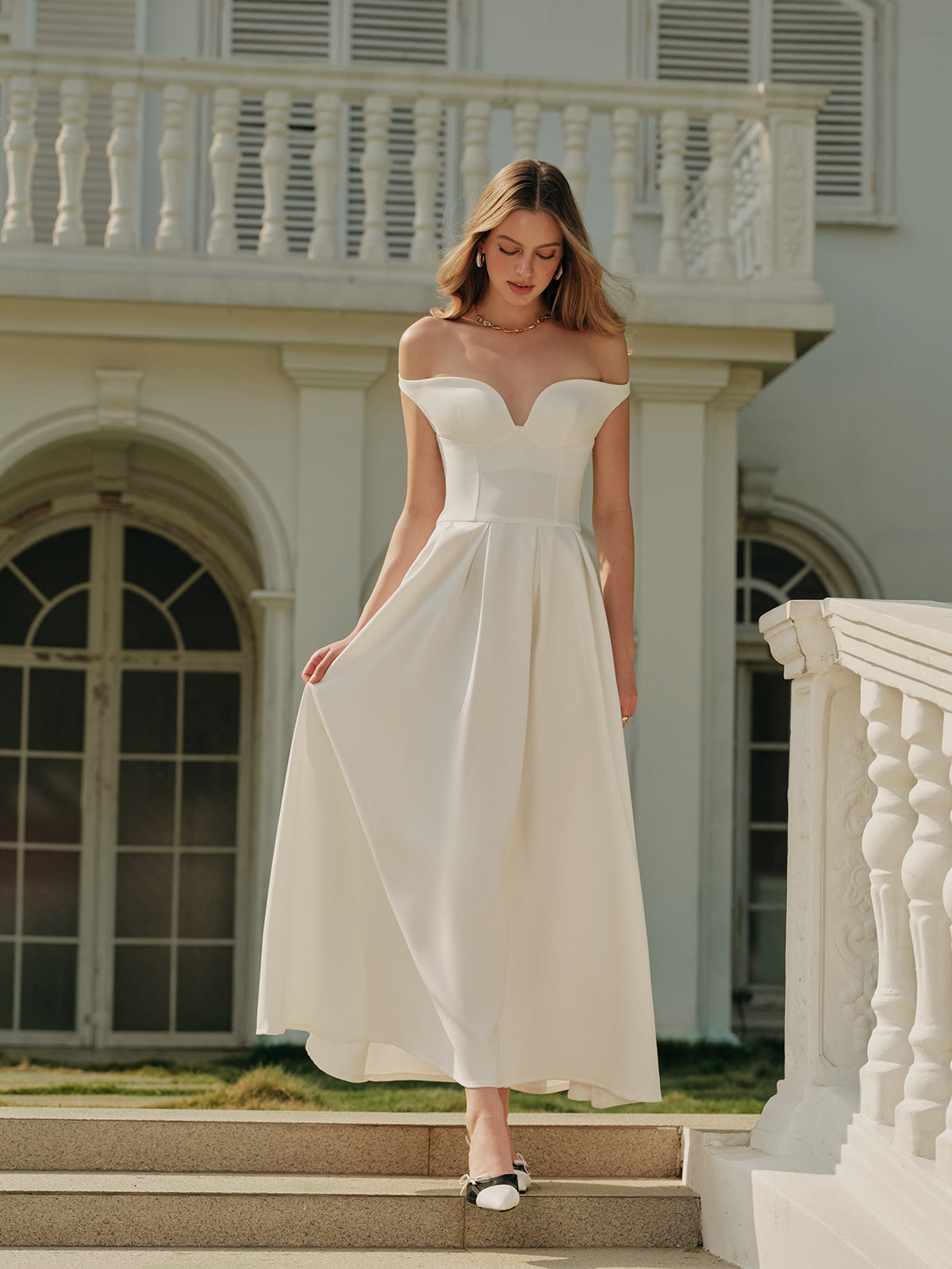 Chic Cold Shoulder Ruffled Dress