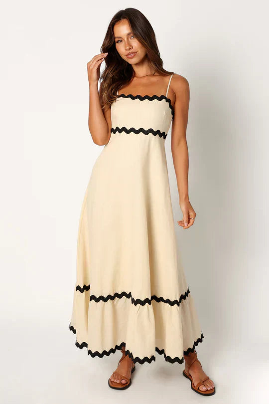 Flowy Maxi Dress with Thin Straps and Relaxed Fit - Nocini