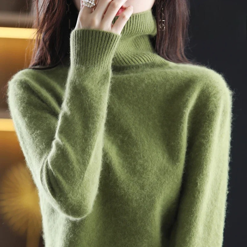 Soft Women's Cashmere Crew Neck Knit Sweater