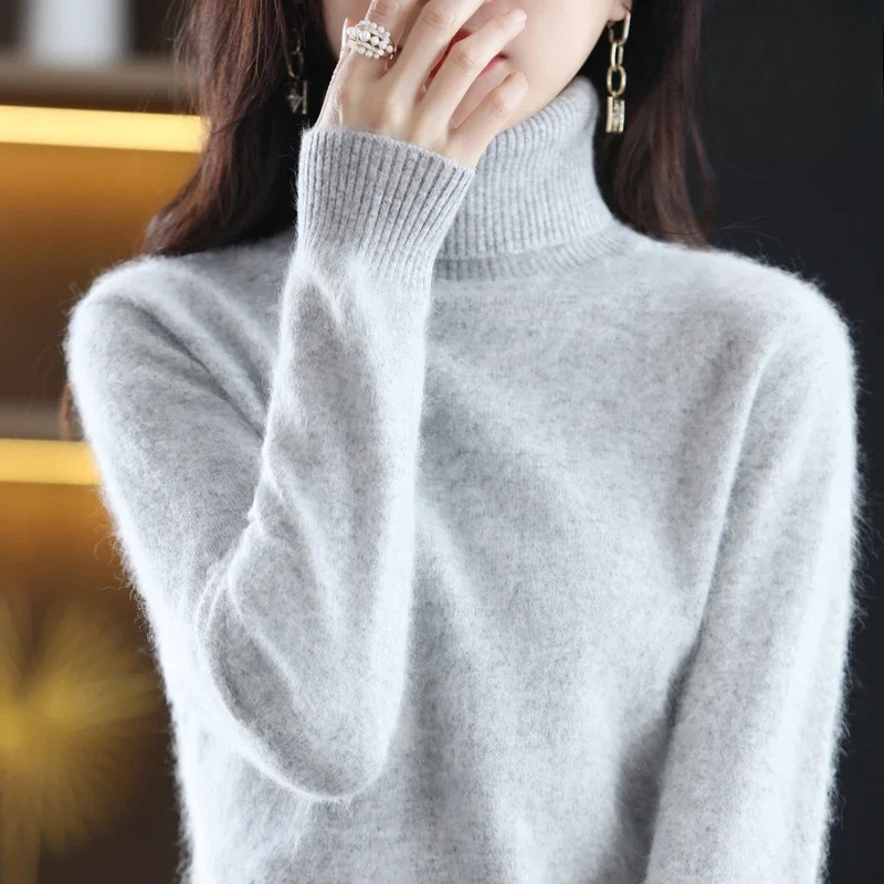 Soft Women's Cashmere Crew Neck Knit Sweater