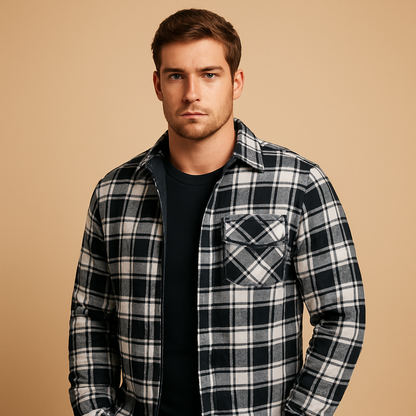 Men’s bomber jacket with hood featuring a warm lining and wind-resistant design, suitable for everyday wear and winter outings.