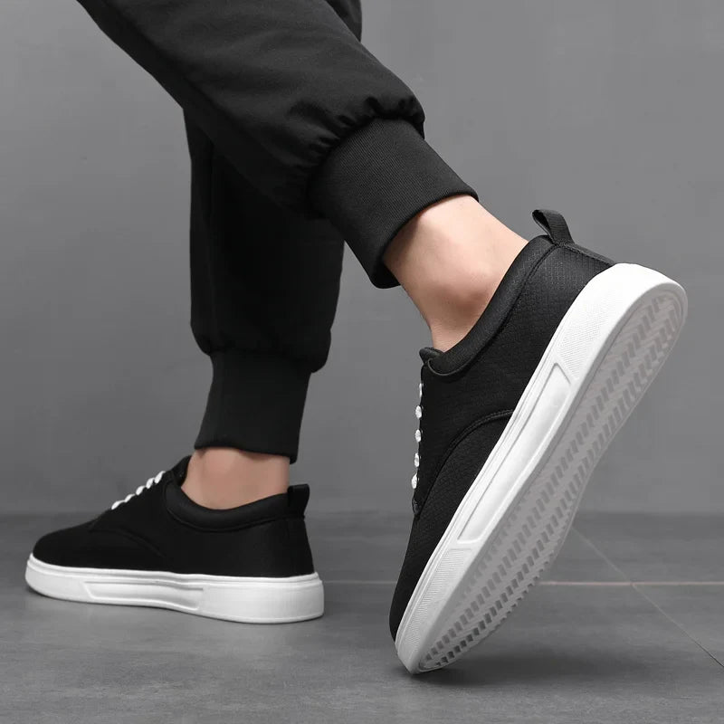 Airy Comfortable Running Shoe