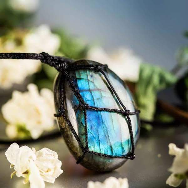 Mystical Labradorite Dragonheart Necklace - Aris-Nora Luxe