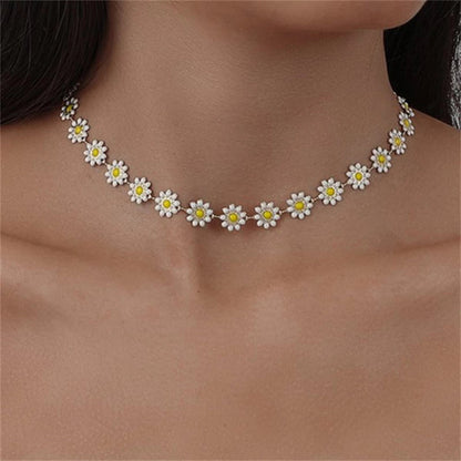 Beautiful Floral Marisol Necklace - Pexav