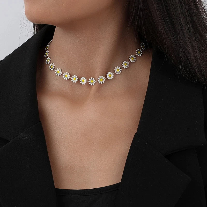 Golden Daisy Chain - Marisol-Nora Luxe