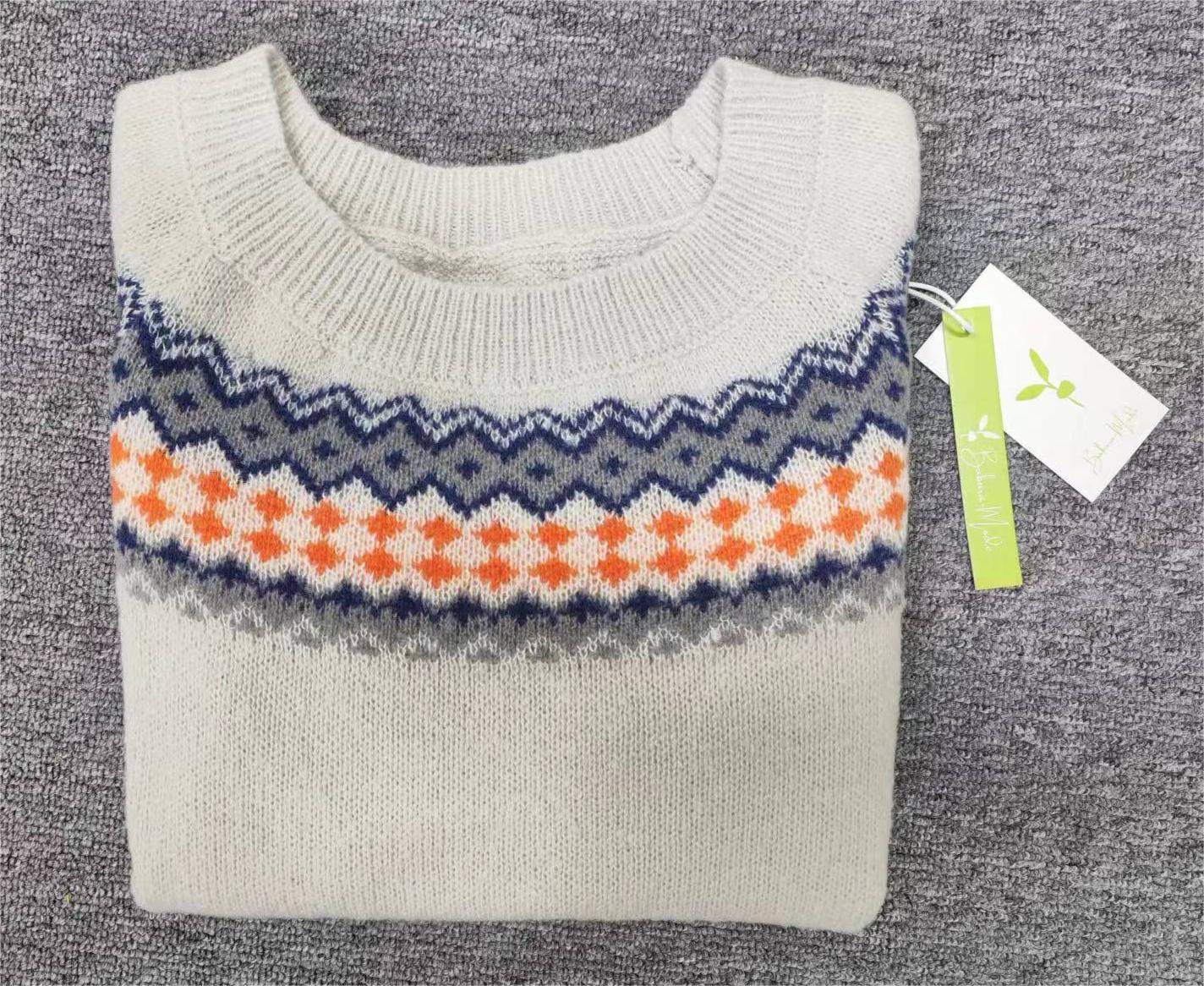 Scandinavian Trendy Sweater with Lively Pattern - NordicChic-S-Nora Luxe