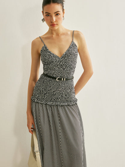 Flowy V-neck Summer Pleated Dress