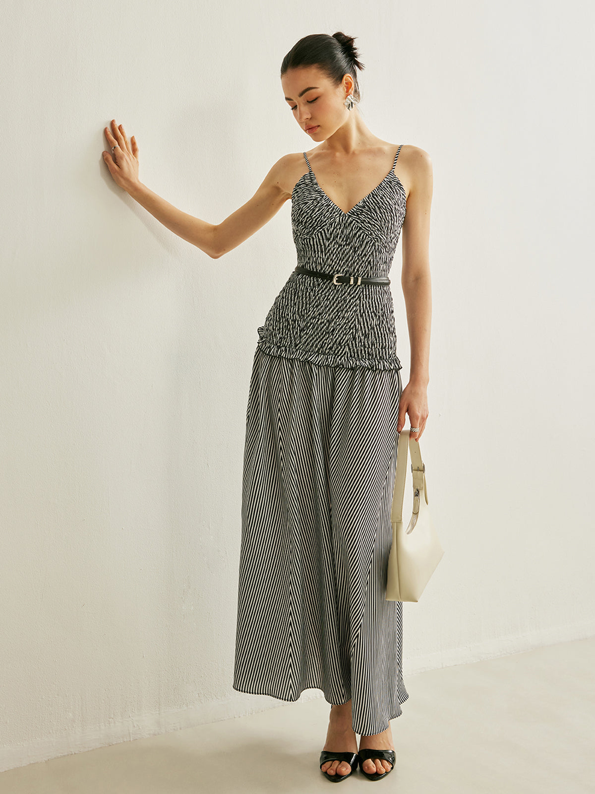 Flowy V-neck Summer Pleated Dress