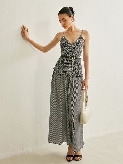 Flowy V-neck Summer Pleated Dress
