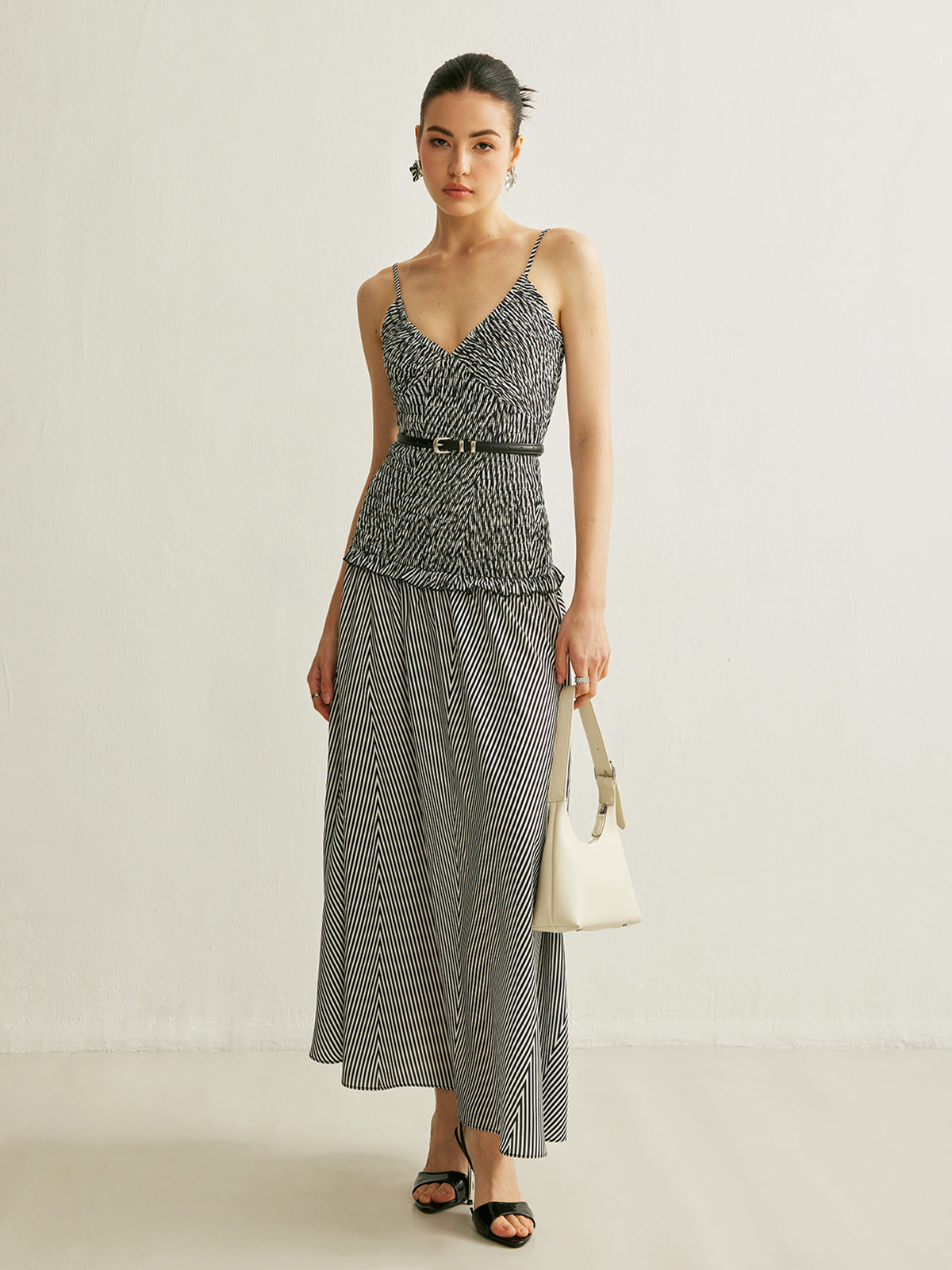 Flowy V-neck Summer Pleated Dress