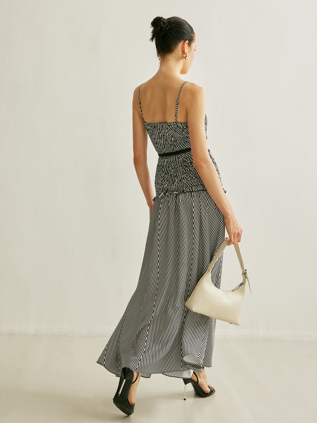 Flowy V-neck Summer Pleated Dress