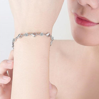 Lovely Heart Shaped Women's Bracelet - Pexav