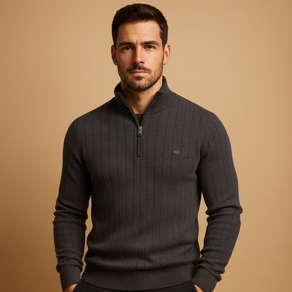 Men’s slim half-zip knitted sweater with a high collar, offering warmth and a modern look for casual and refined outfits.