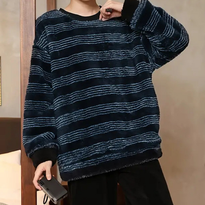 Classic Men's Sweater with Relaxed Fit - Pexav