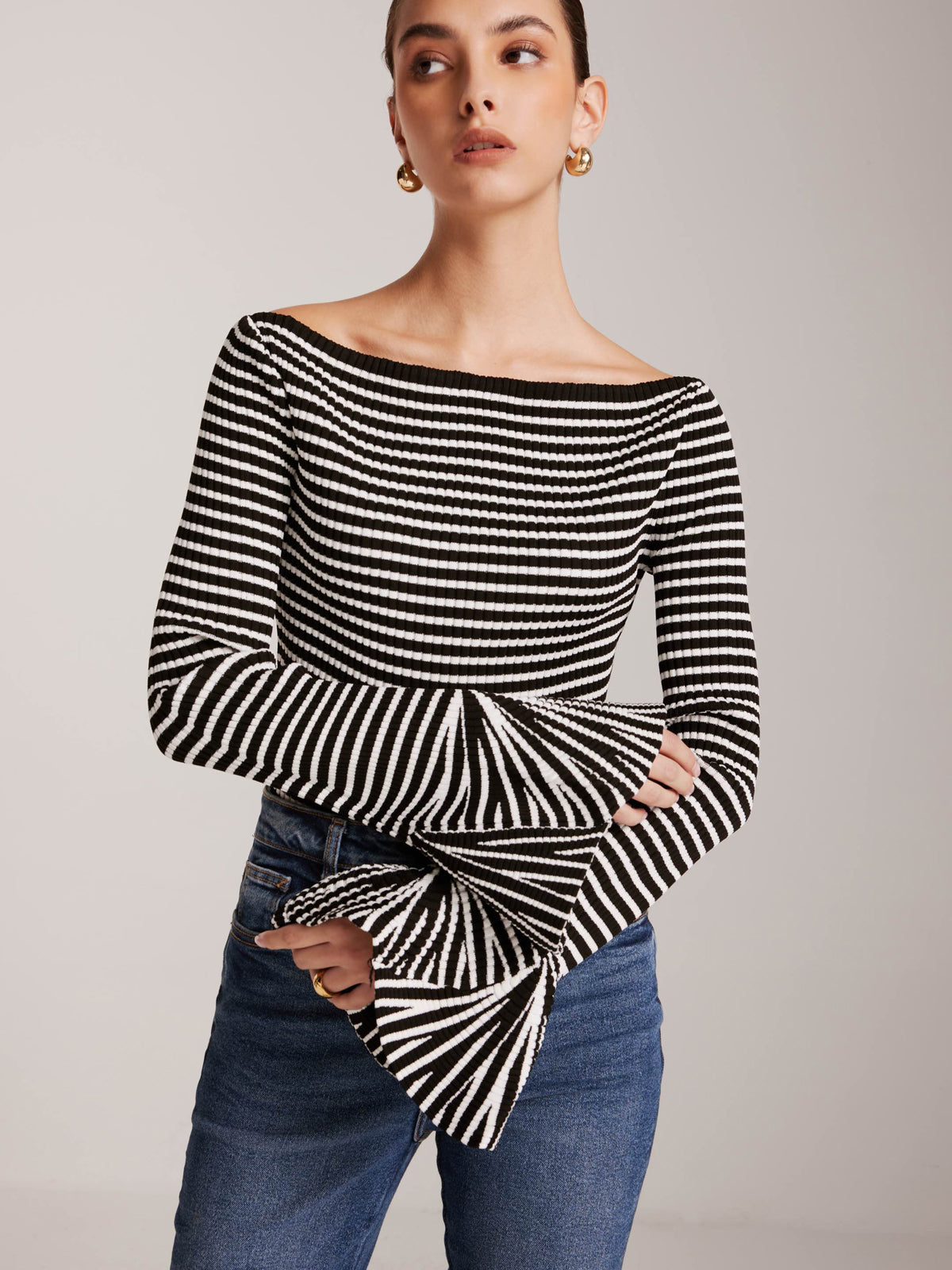 Colorful Bell Sleeve Knit Shirt