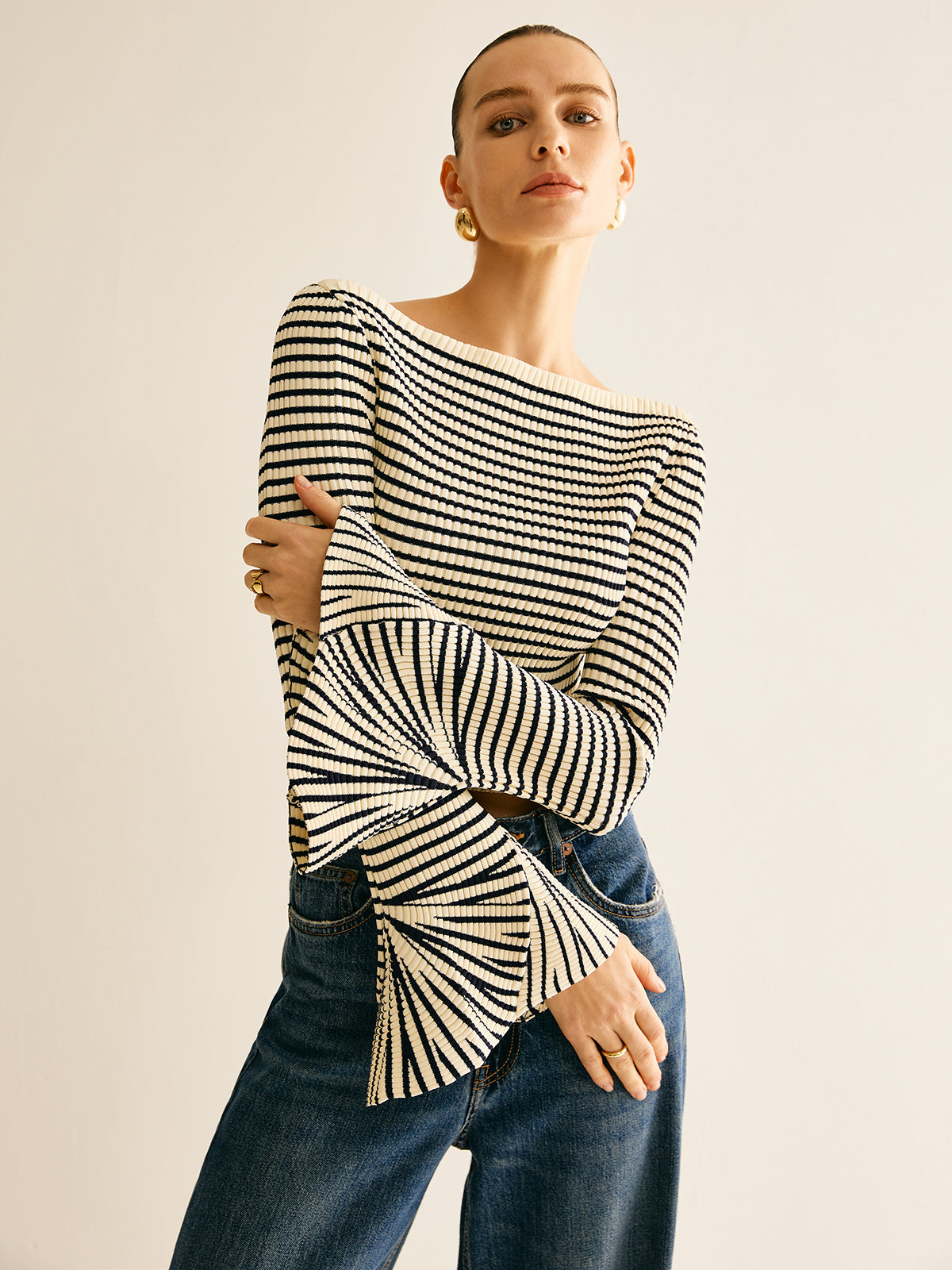 Colorful Bell Sleeve Knit Shirt