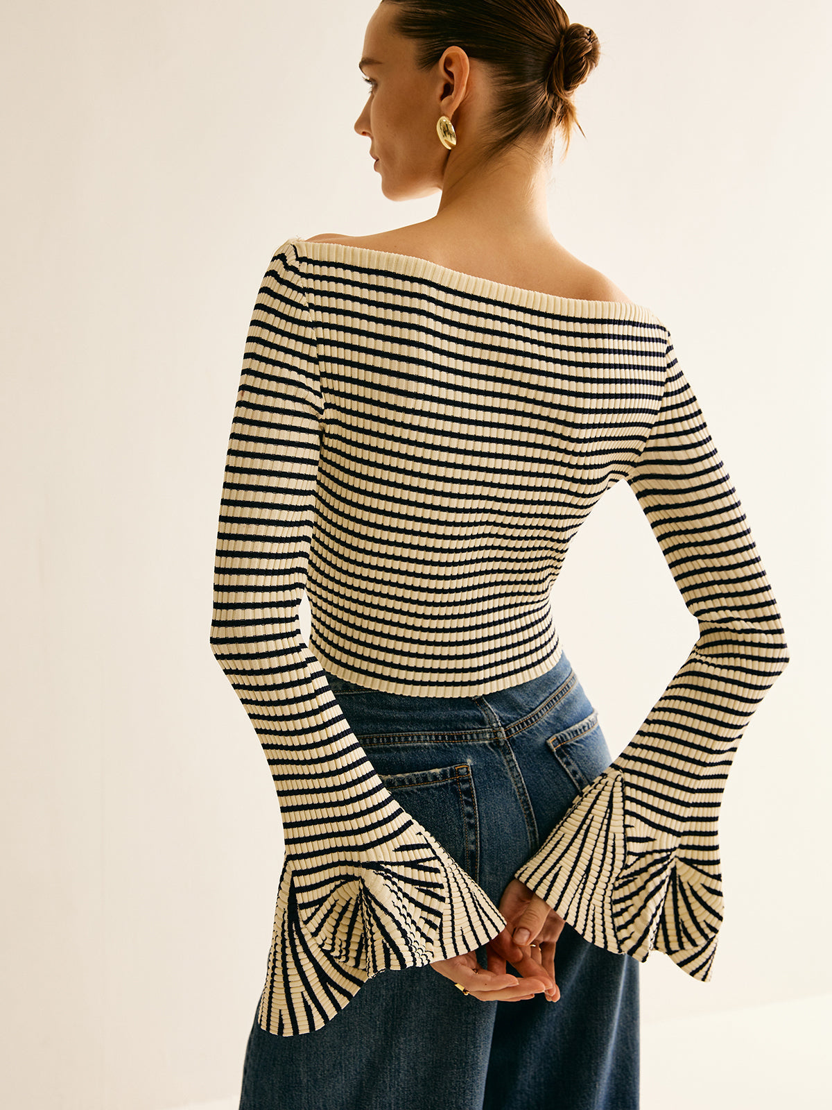 Colorful Bell Sleeve Knit Shirt