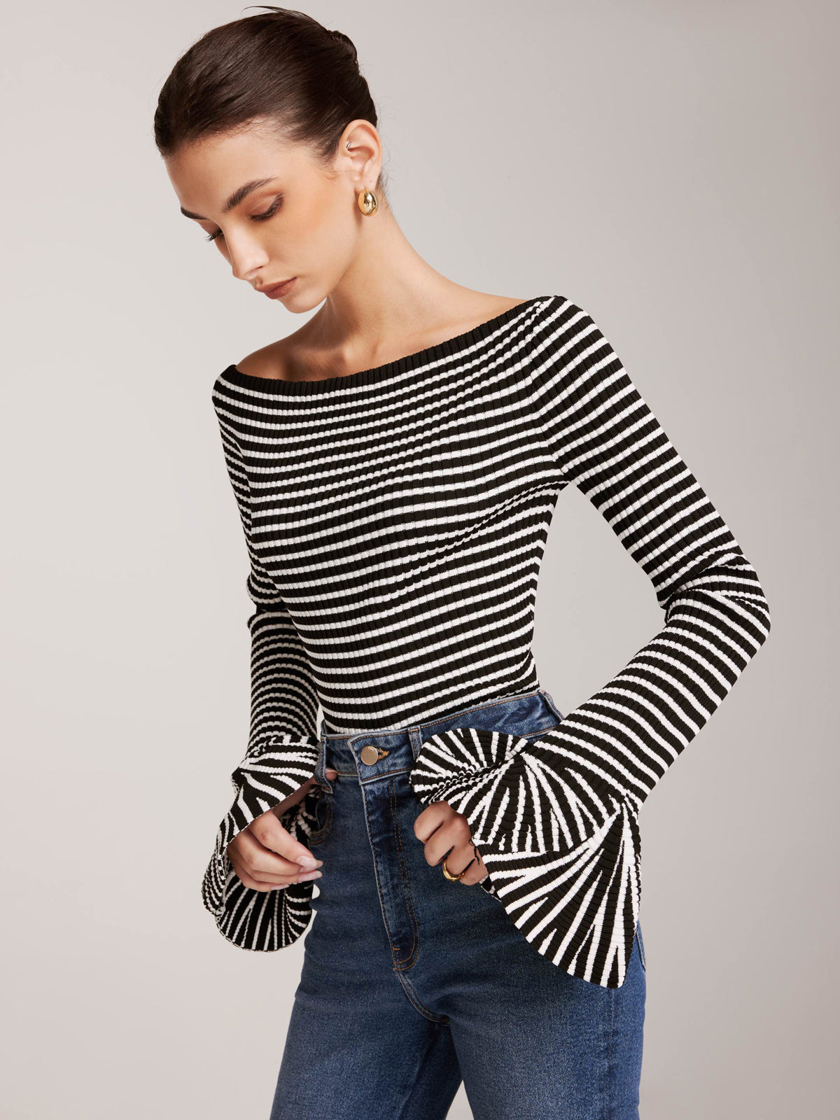 Colorful Bell Sleeve Knit Shirt