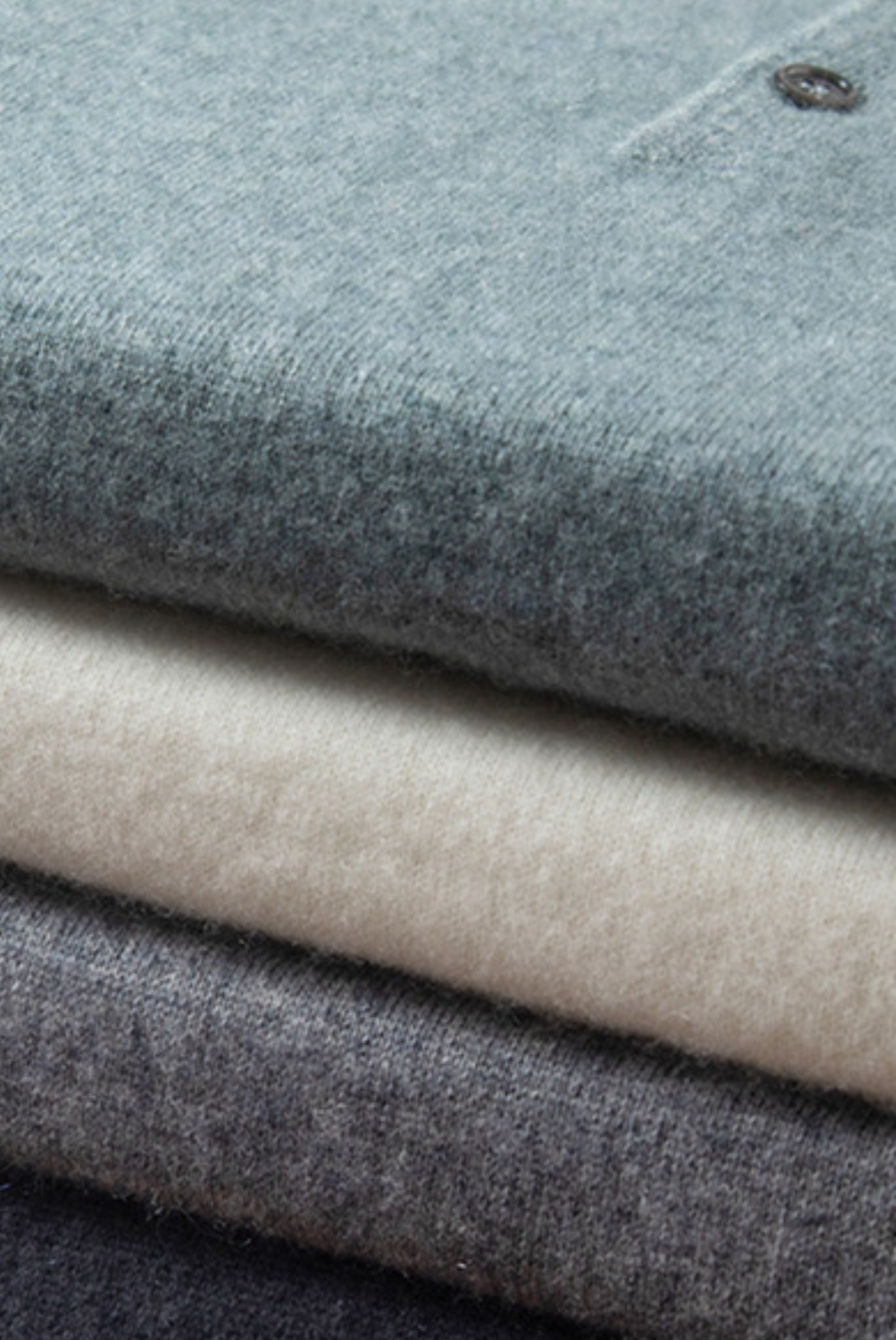 Stylish men's polo made from cashmere-merino wool – Levano-S-Nora Luxe