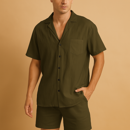 Men’s summer set with V-neck shirt and lapel collar, paired with elastic shorts. Relaxed fit, lightweight, perfect for casual wear and warm days.
