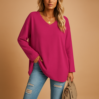 Lightweight summer top for women with round neckline and short sleeves in soft, breathable fabric, perfect for warm days and casual outfits.