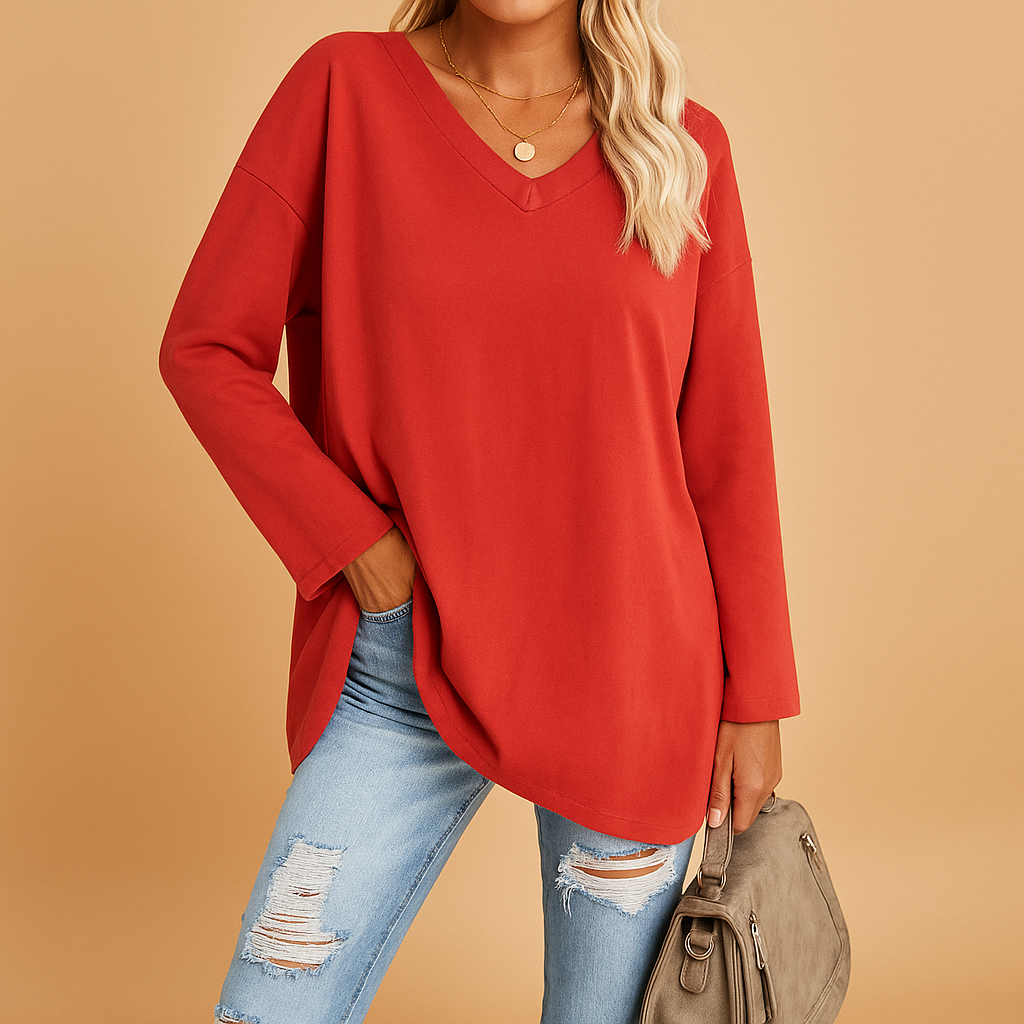 Lightweight summer top for women with round neckline and short sleeves in soft, breathable fabric, perfect for warm days and casual outfits.