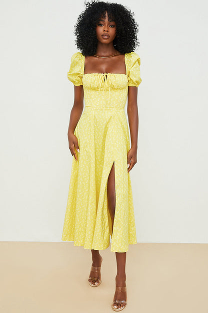 Comfortable Women's Midi Dress with Ruffles and Puff Sleeves