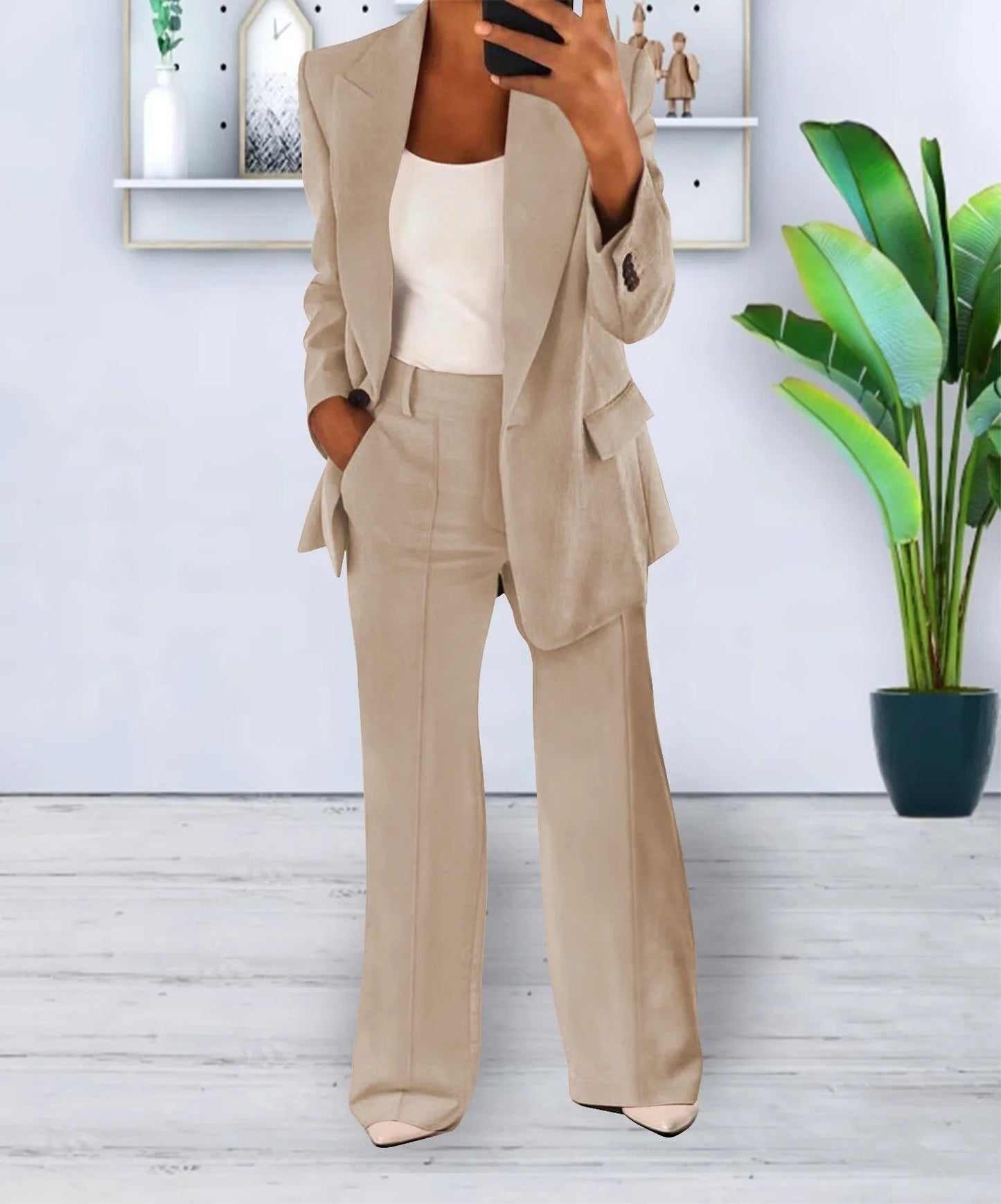 Classic Fit Women's Business Suit Set - Nocini