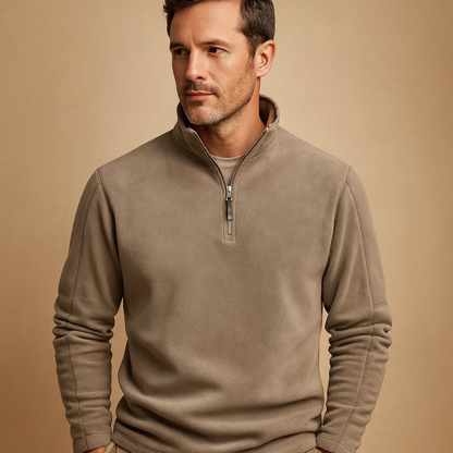 Men’s warm fleece half-zip pullover in a versatile design, ideal for everyday wear and outdoor activities during autumn and winter.