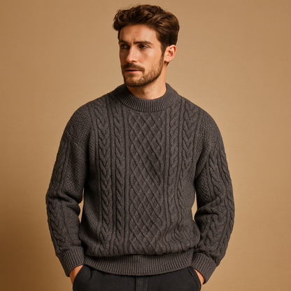 Men’s warm knitted sweater with relaxed fit and round neckline, perfect for casual autumn and winter outfits.