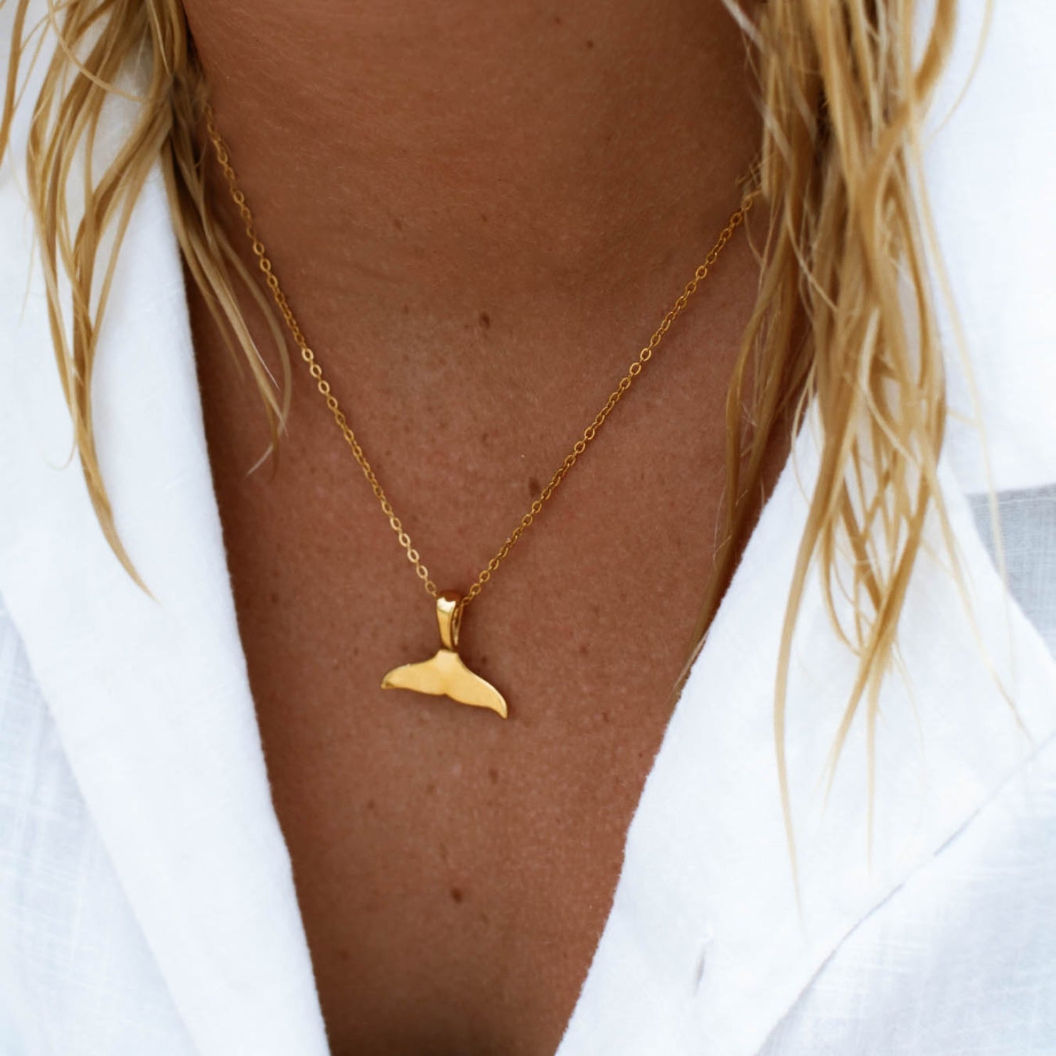 Oceanic Drop Whale Pendant Necklace - Pexav